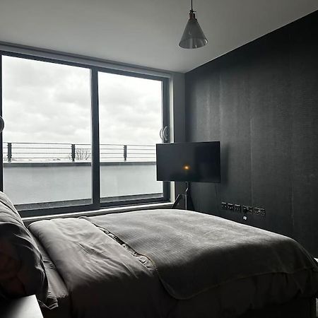 Luxury Penthouse Apartment アクスブリッジ エクステリア 写真